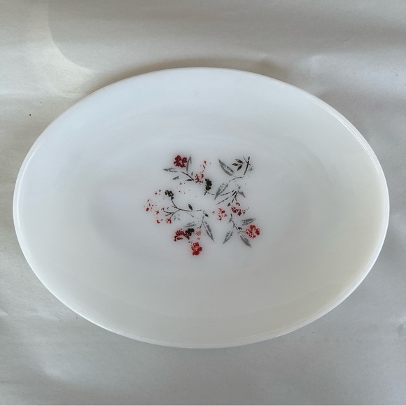 Vintage FIRE KING Primrose Pattern Glass Oval Serving Plate Platter Milk Glass - Picture 1 of 7